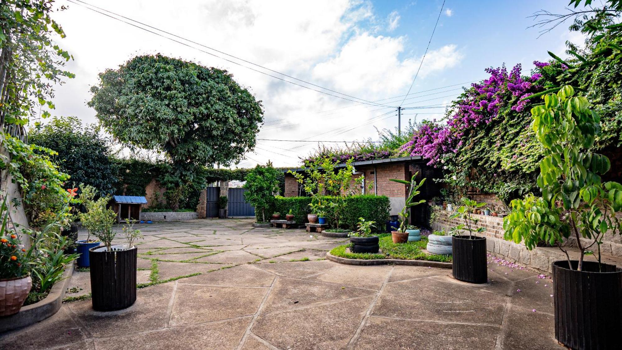 Manga Blue'S Guest House Fianarantsoa Exteriör bild